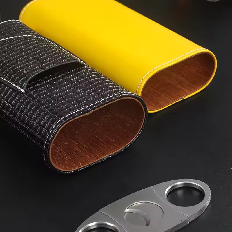 Portable Leather Cigar Humidor - Cigar Cutter Set 评论和价格